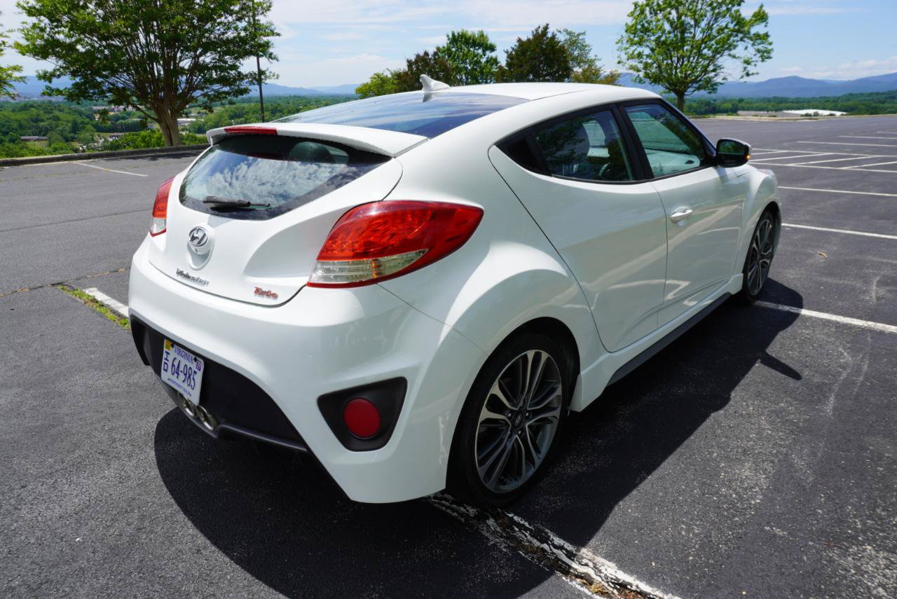 Used 2016 Hyundai Veloster Turbo FWD image 22