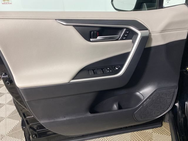 Certified 2020 Toyota RAV4 Limited w/ Limited Grade Weather Package AWD/4WD image 20
