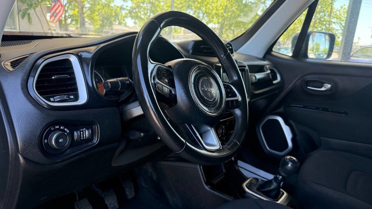 Used 2018 Jeep Renegade Latitude image 13
