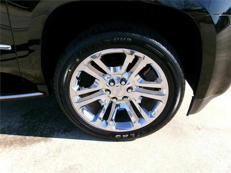 Used 2019 GMC Yukon XL SLT w/ Premium Edition image 8