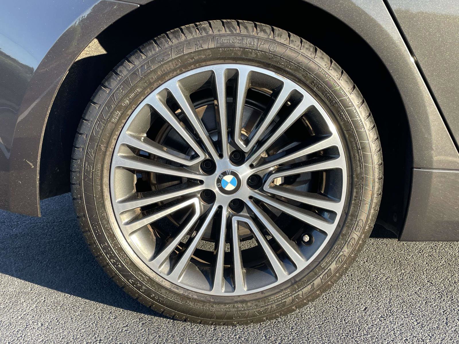 Used 2020 BMW 530i xDrive AWD/4WD image 9
