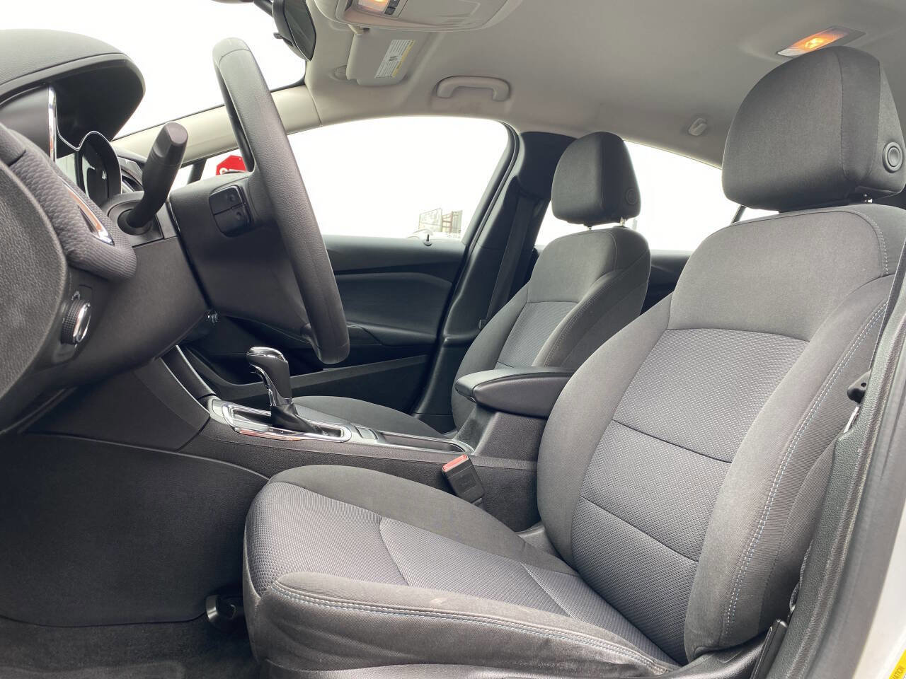 Used 2018 Chevrolet Cruze LT FWD image 12