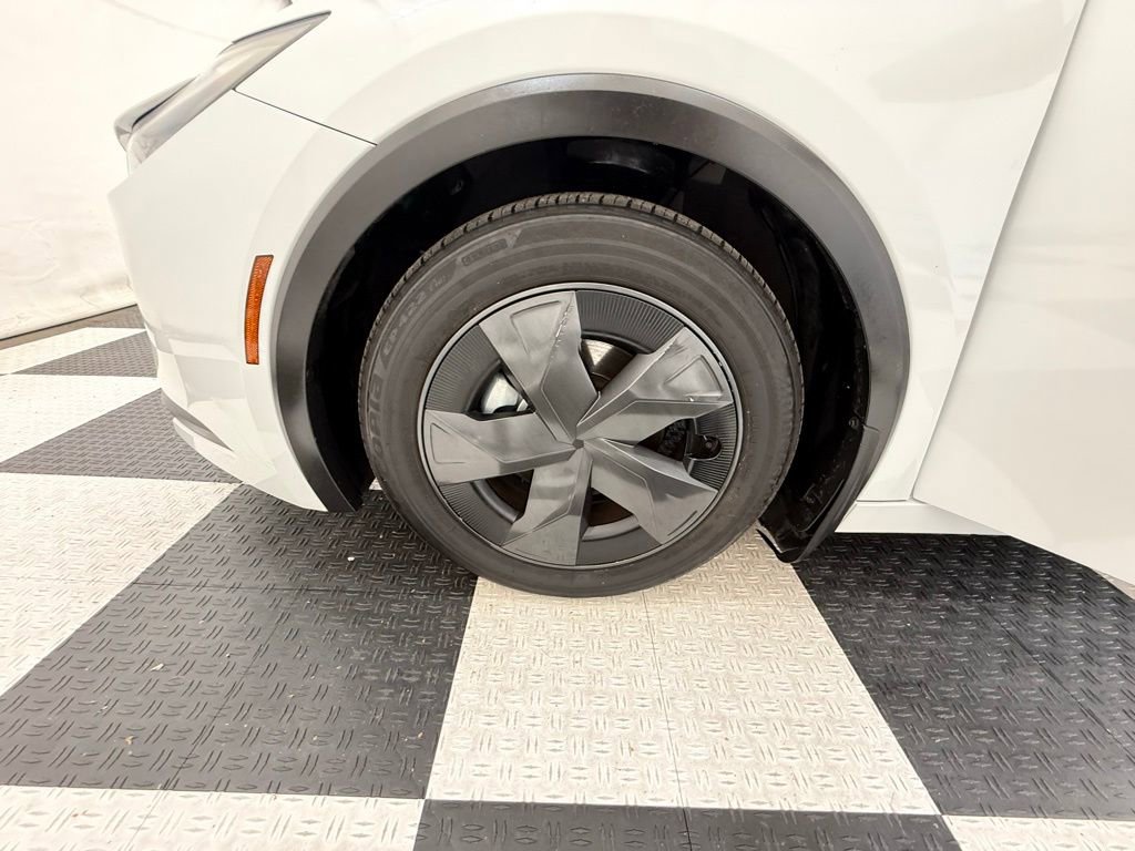 Used 2023 Toyota Prius LE FWD image 10