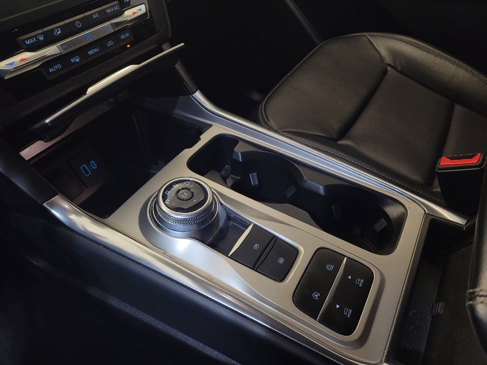 Used 2020 Ford Explorer XLT w/ Equipment Group 202A image 26