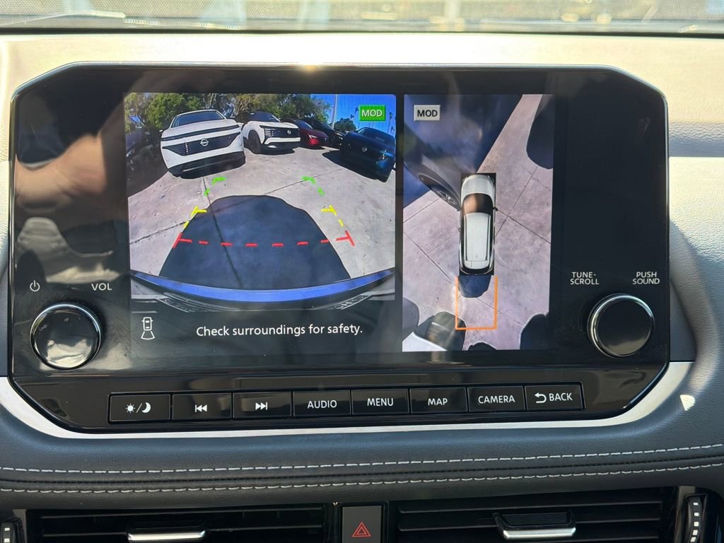 Used 2023 Nissan Rogue SL w/ SL Premium Package image 29