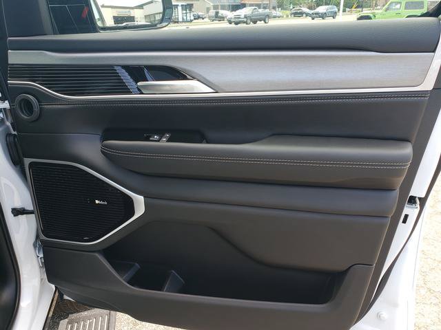 New 2026 Jeep Grand Wagoneer L Limited AWD/4WD image 22
