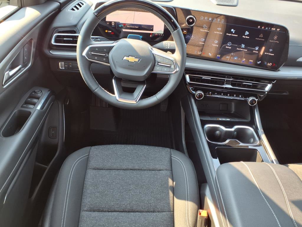 New 2026 Chevrolet Traverse LT w/ Enhanced Driving Package image 2