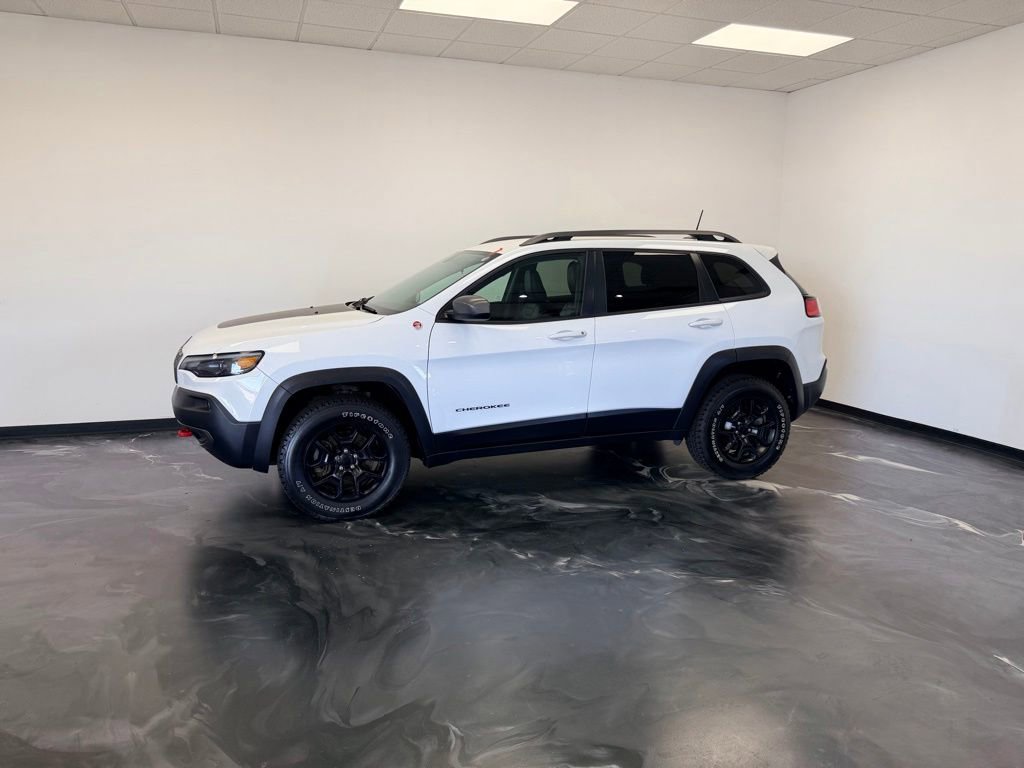 Used 2020 Jeep Cherokee Trailhawk w/ Cold Weather Group AWD/4WD image 2
