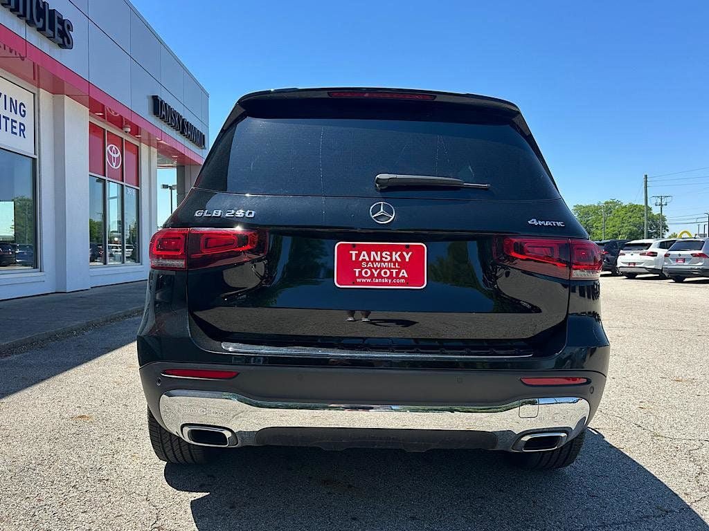 Used 2023 Mercedes-Benz GLB 250 4MATIC image 4