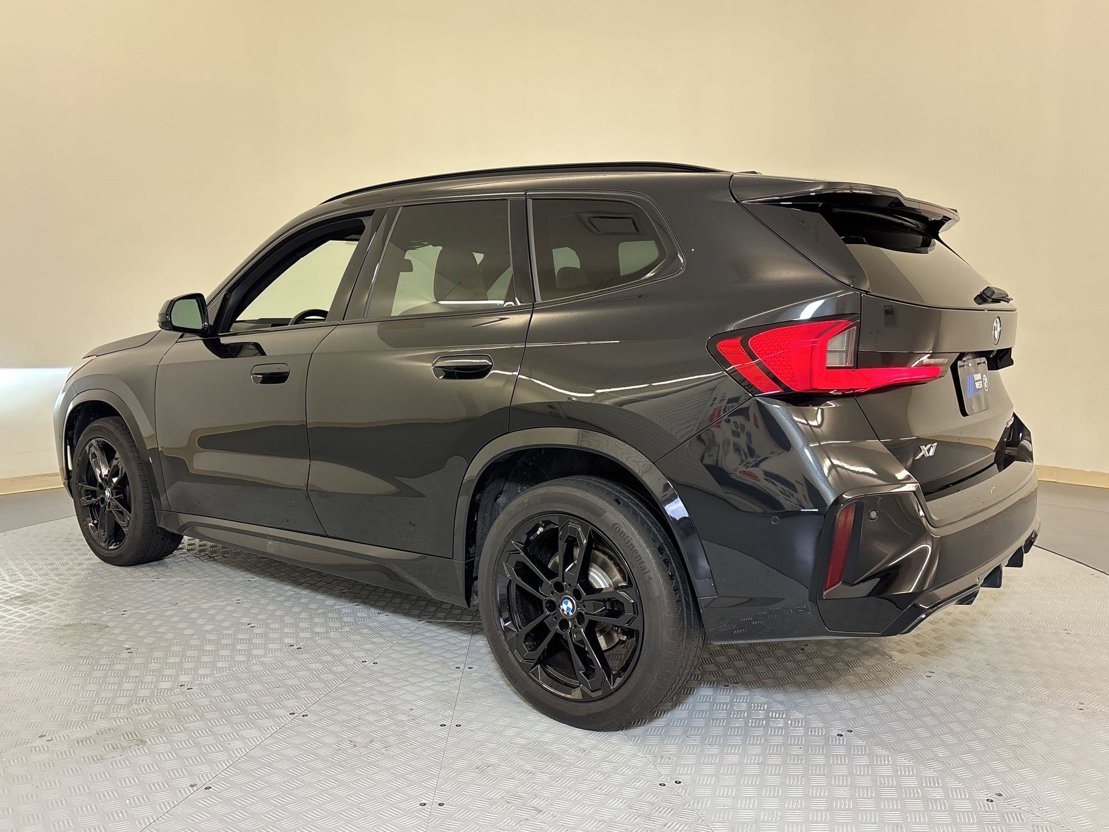 Certified 2023 BMW X1 xDrive28i w/ Premium Package image 3