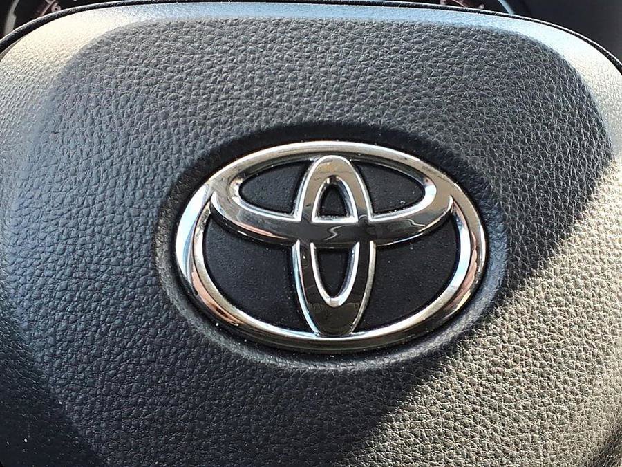 Used 2025 Toyota RAV4 LE AWD/4WD image 26