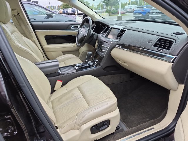 Used 2013 Lincoln MKS FWD image 26