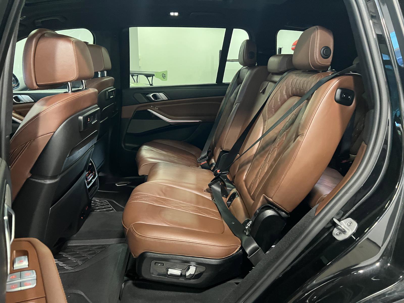 Used 2021 BMW X7 xDrive40i w/ M Sport Package image 32