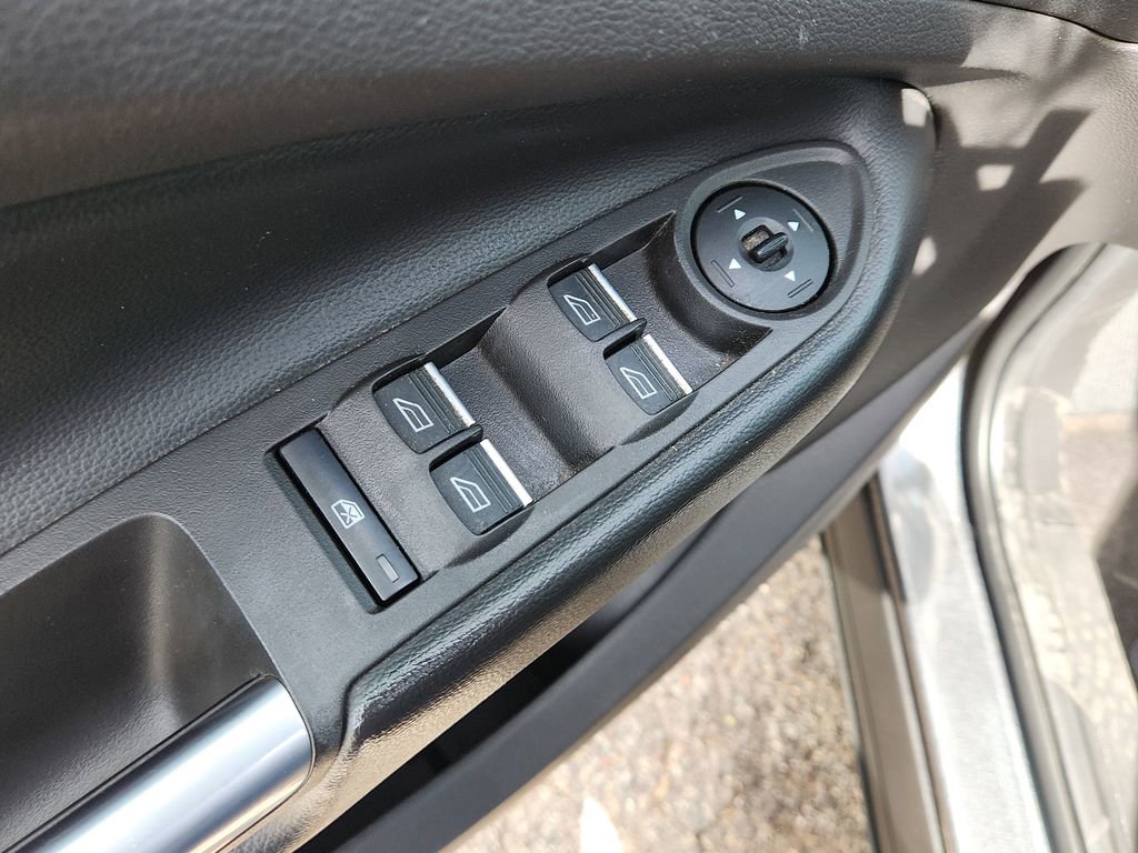 Used 2019 Ford Escape SE image 8