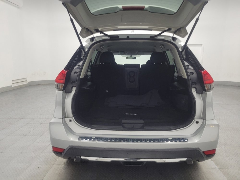 Used 2017 Nissan Rogue SV image 29
