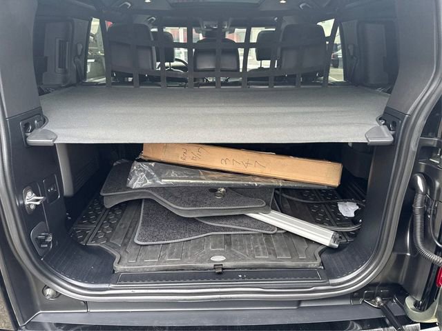 Used 2022 Land Rover Defender 110 X-Dynamic SE image 11