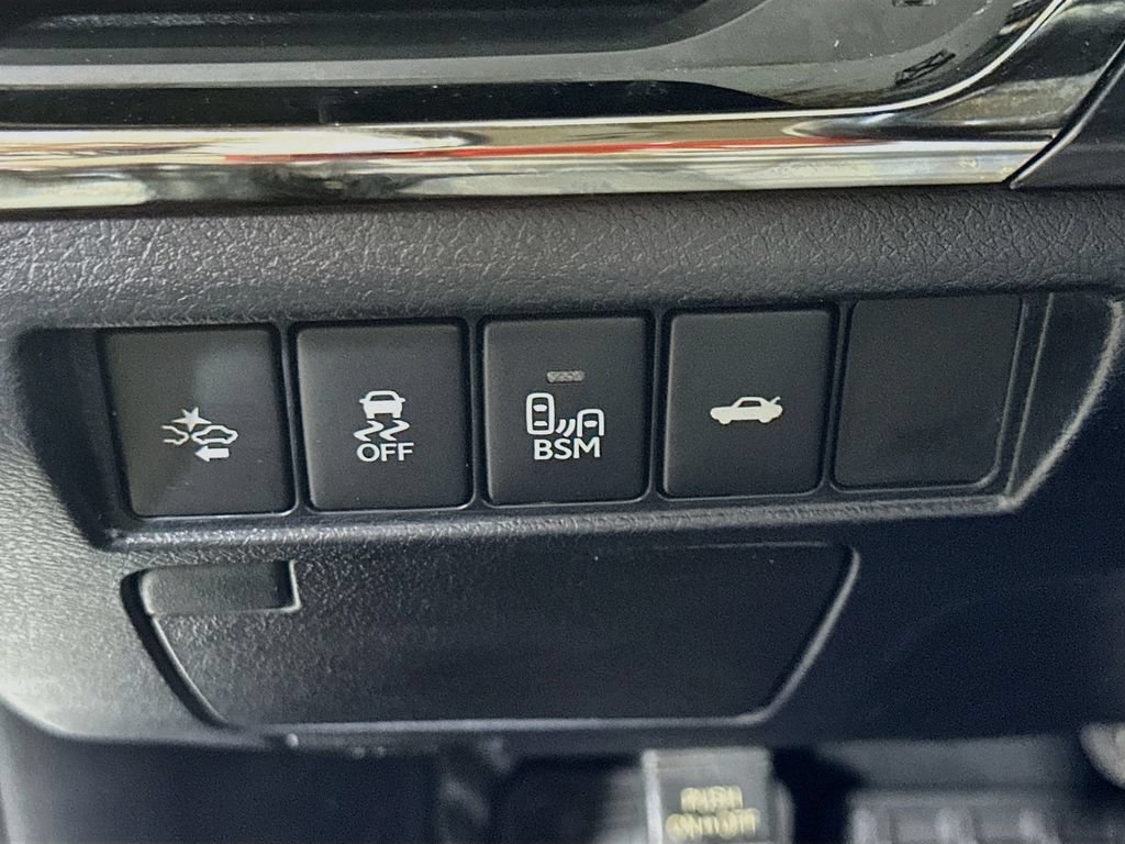 Used 2017 Toyota Avalon Touring FWD image 24