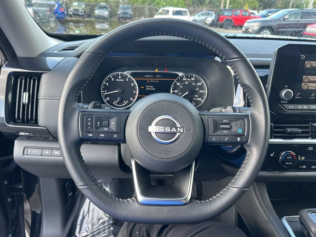 Used 2025 Nissan Pathfinder SV FWD image 16
