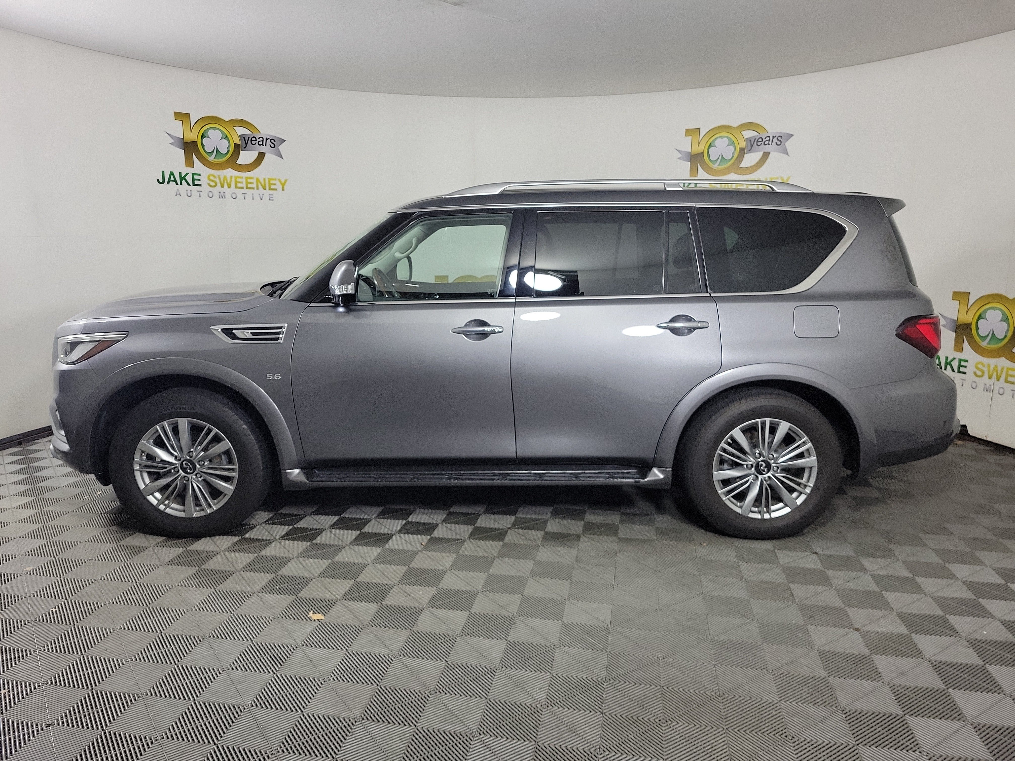 Used 2018 INFINITI QX80 4WD w/ All Season Package image 2