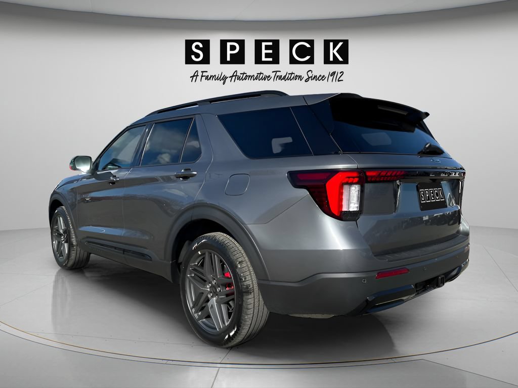 New 2026 Ford Explorer ST-Line w/ ST-Line Street Pack AWD/4WD image 4