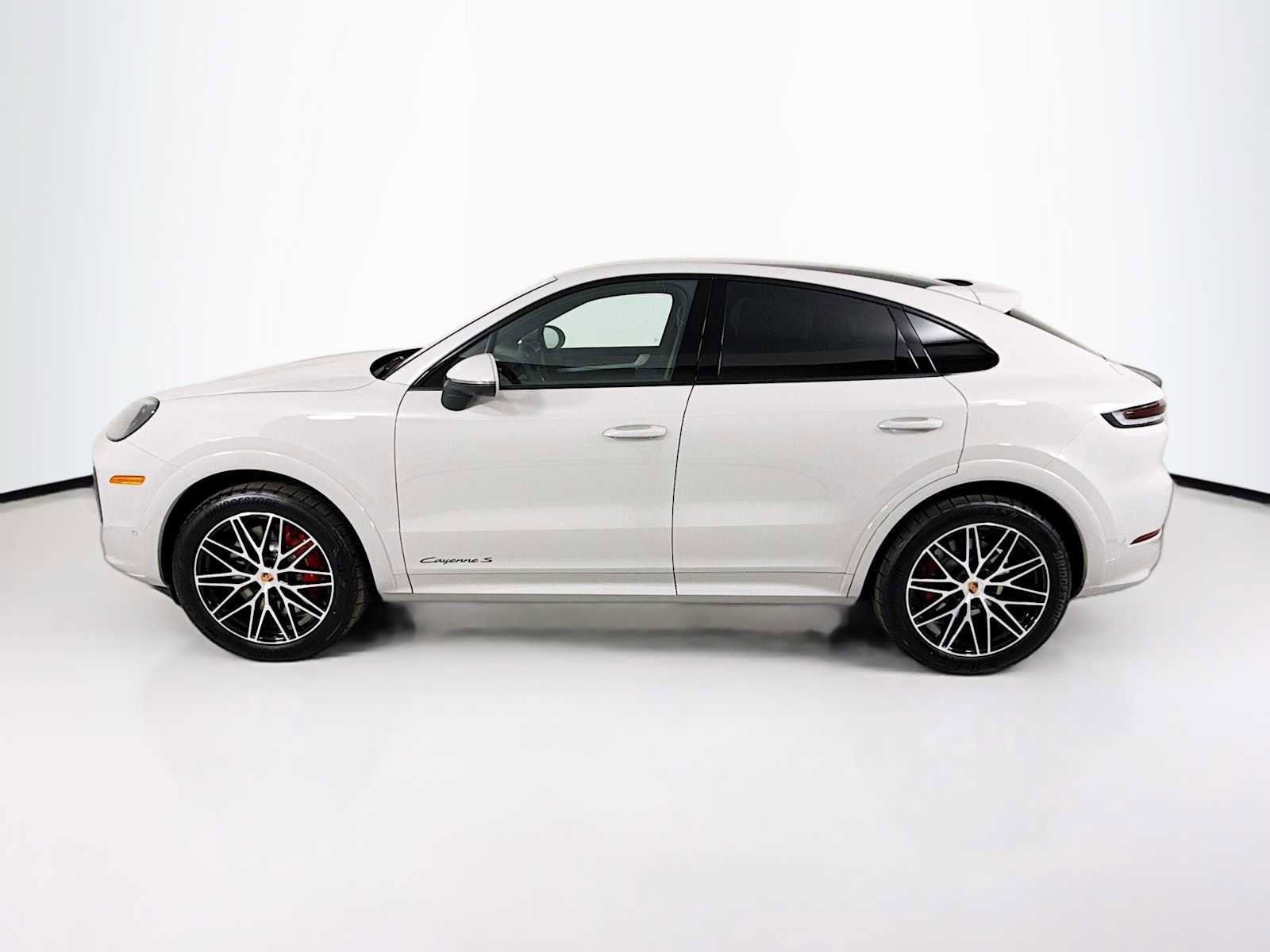 New 2026 Porsche Cayenne S image 2