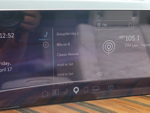 Certified 2025 Cadillac Escalade Premium Luxury Platinum image 32