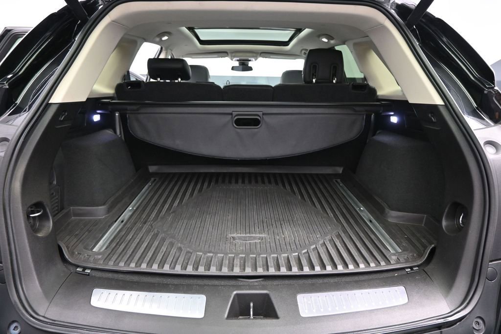 Used 2018 Cadillac XT5 Premium Luxury w/ Driver Assist Package AWD/4WD image 27
