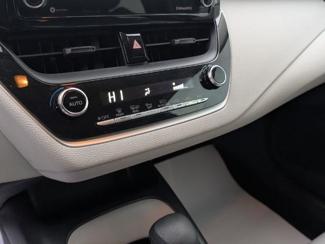 Used 2021 Toyota Corolla LE image 23