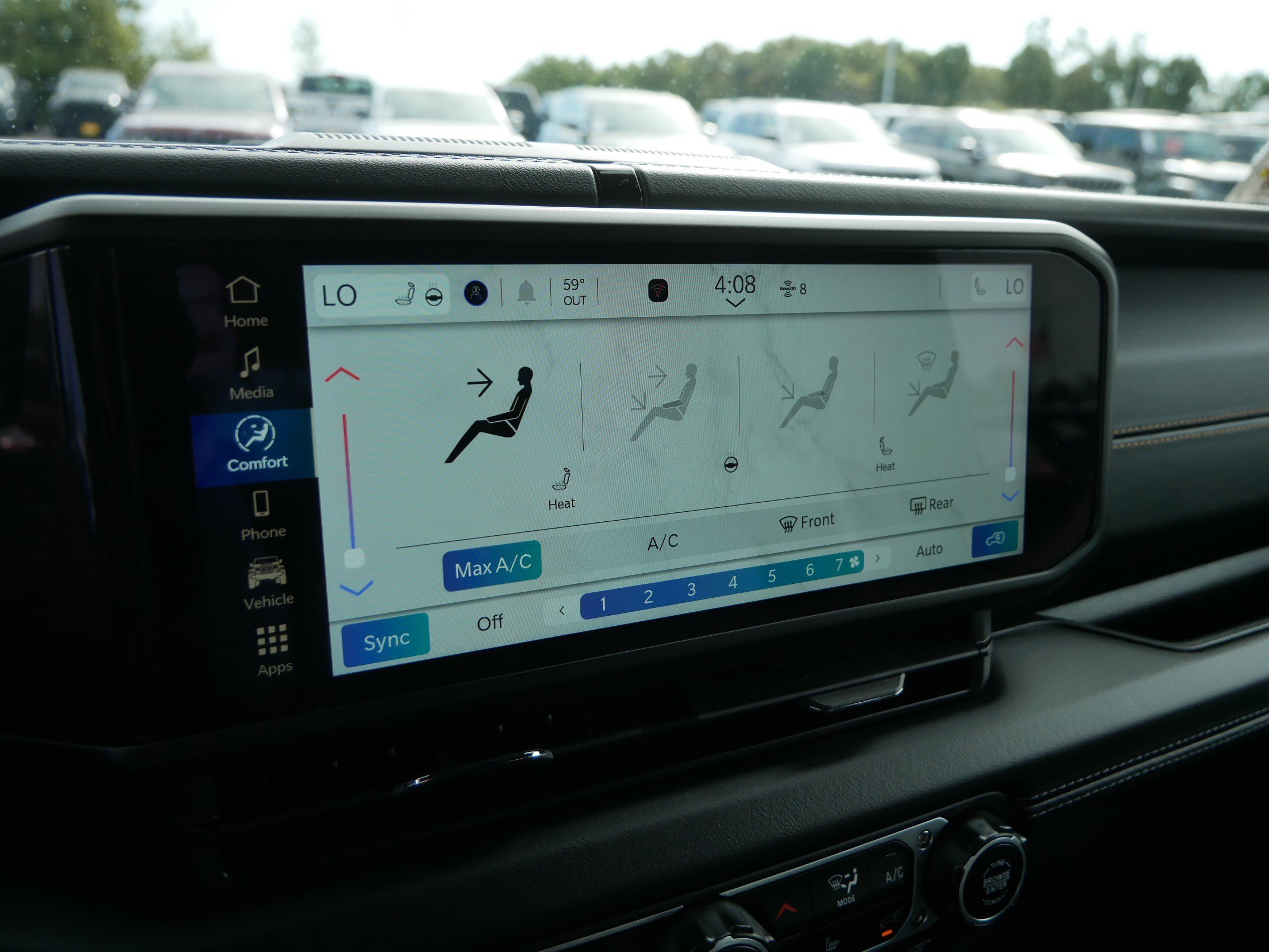 Used 2024 Jeep Wrangler Sahara image 30