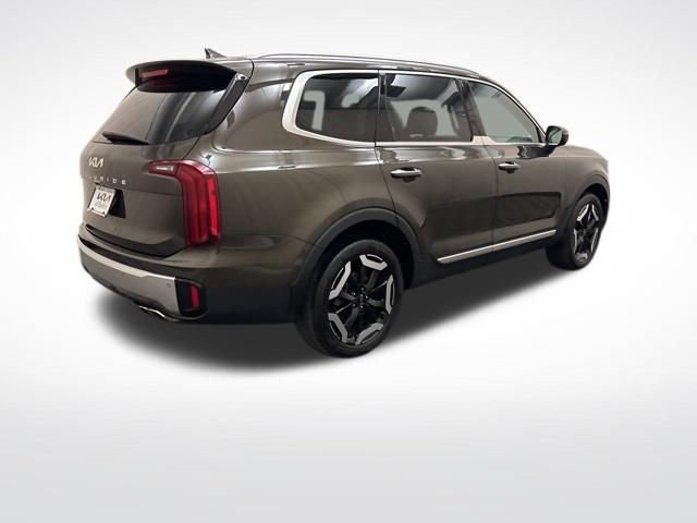 Certified 2024 Kia Telluride S image 5
