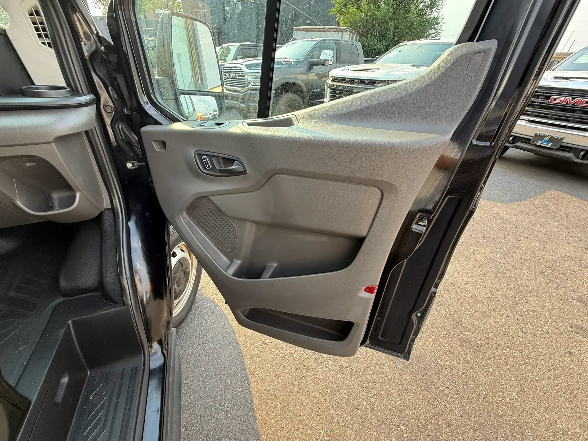 Used 2022 Ford Transit 250 148 High Roof Extended w/ Load Area Protection Package RWD image 15
