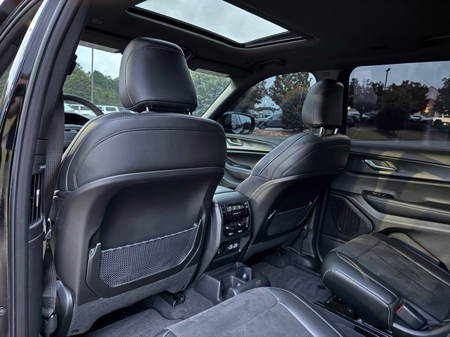 Used 2025 Jeep Grand Cherokee L Altitude RWD image 27