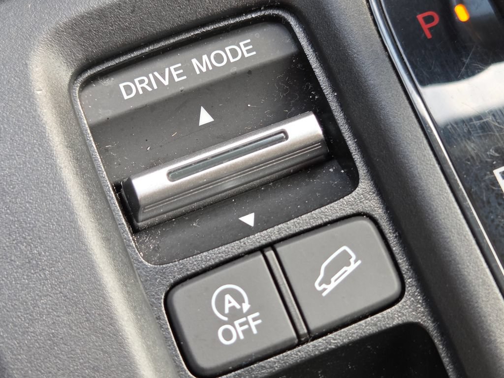 Certified 2025 Honda CR-V LX image 9