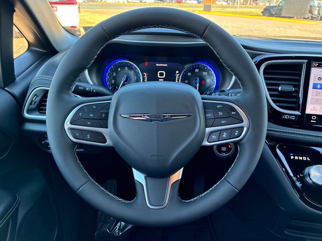 New 2026 Chrysler Pacifica Select image 14