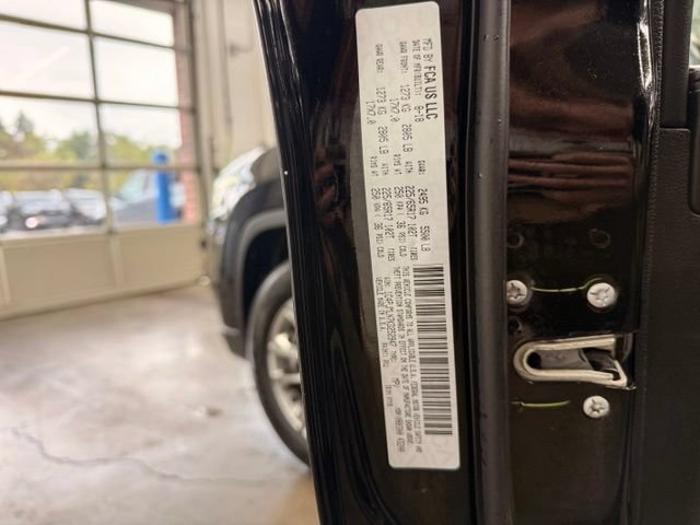 Used 2019 Jeep Cherokee Latitude Plus w/ Comfort/Convenience Group AWD/4WD image 10