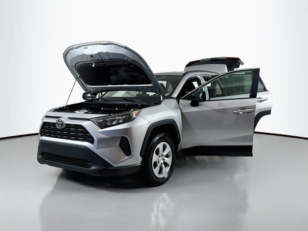 Used 2021 Toyota RAV4 LE AWD/4WD image 18