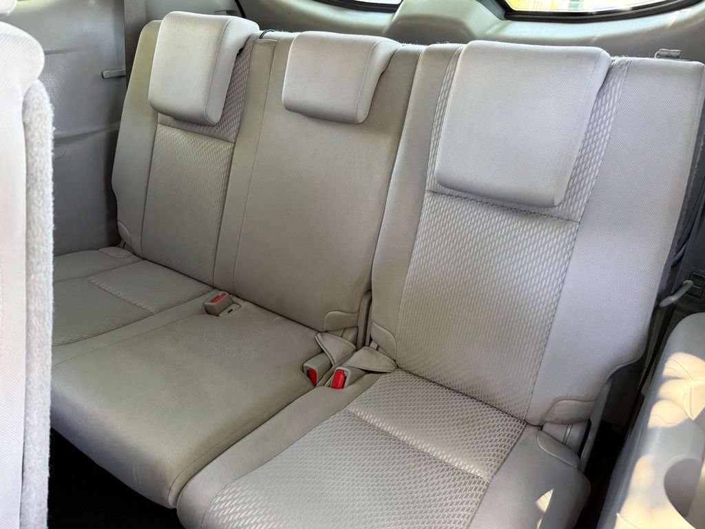 Used 2016 Toyota Highlander LE AWD/4WD image 18