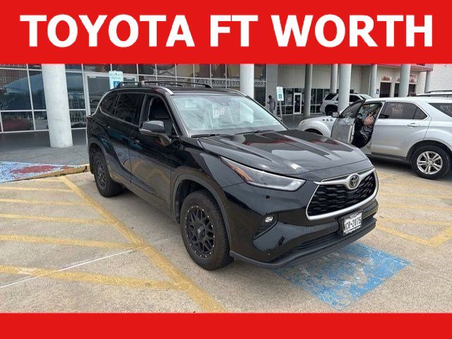 Used 2021 Toyota Highlander XLE AWD/4WD video 1