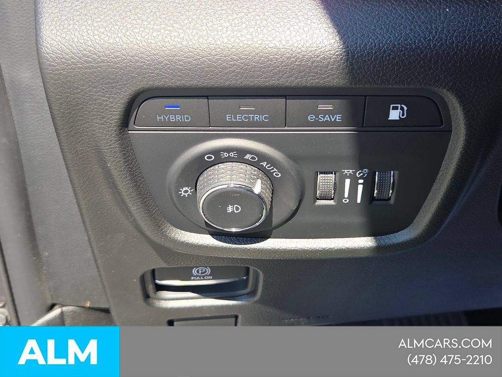 Used 2023 Jeep Grand Cherokee Overland w/ Luxury Tech Group IV AWD/4WD image 28