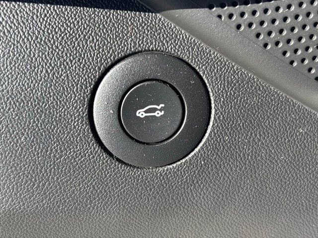 Used 2018 Chevrolet Camaro SS image 15