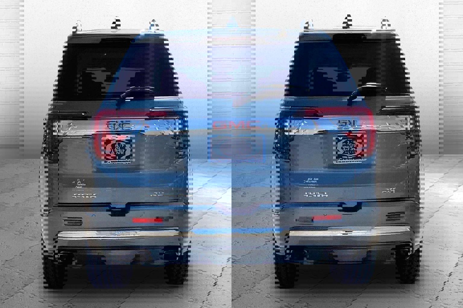 Used 2020 GMC Acadia Denali image 3