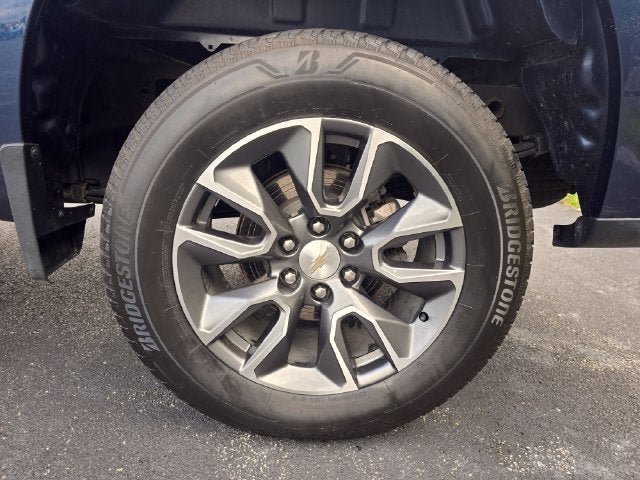 Used 2023 Chevrolet Silverado 1500 LT AWD/4WD image 14