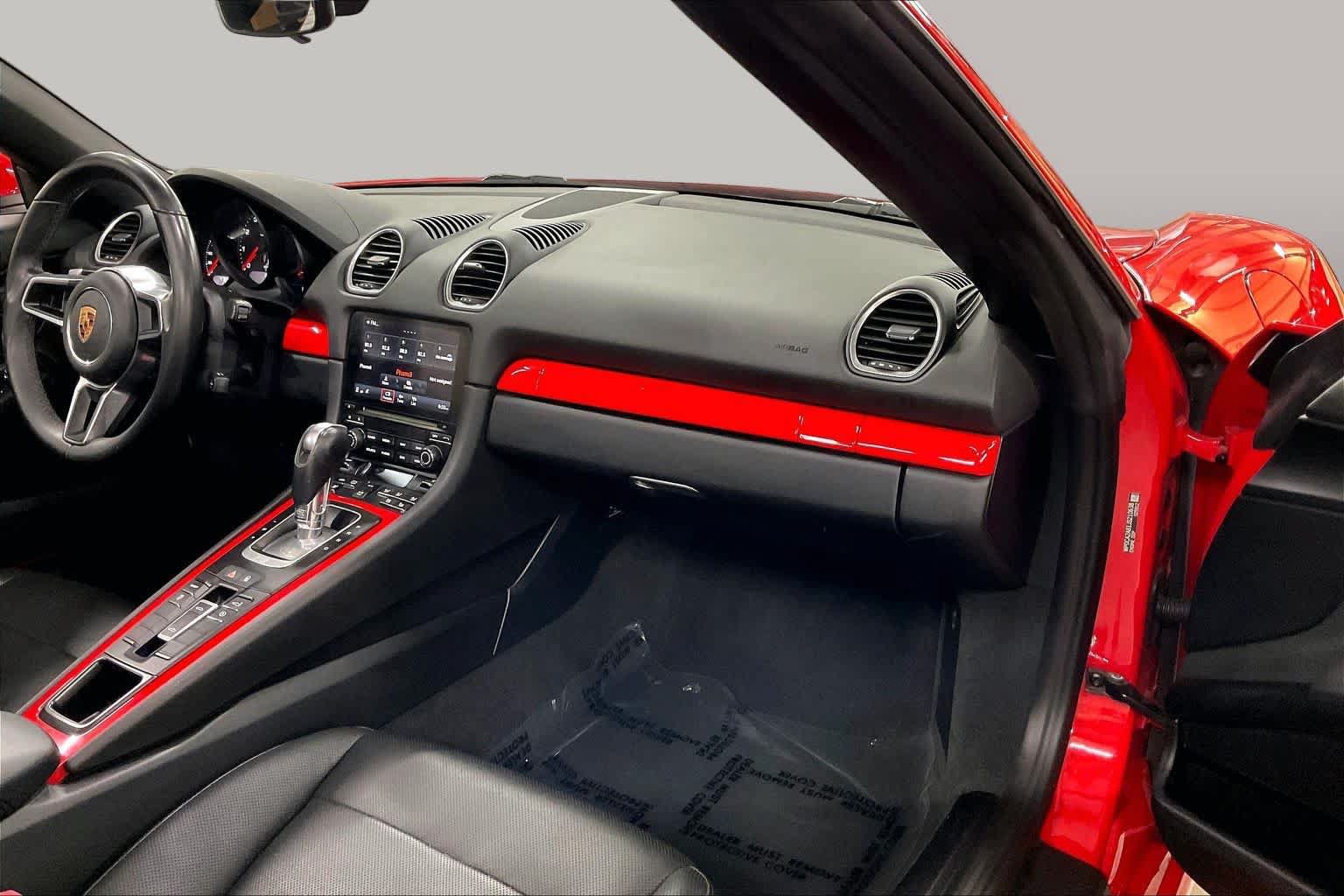 Used 2018 Porsche 718 Boxster RWD image 16