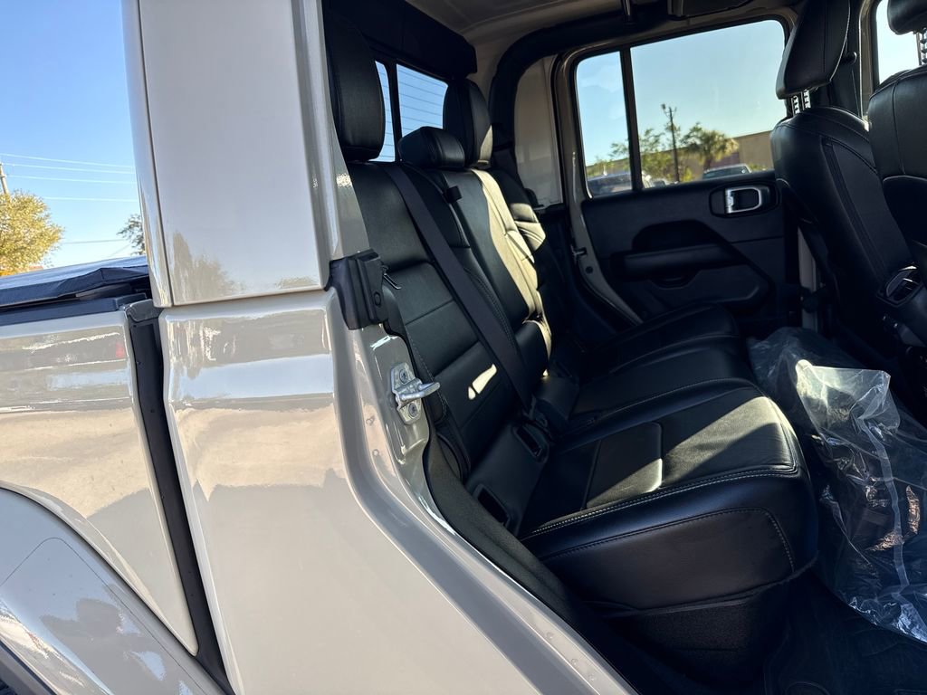 Used 2020 Jeep Gladiator Overland image 25