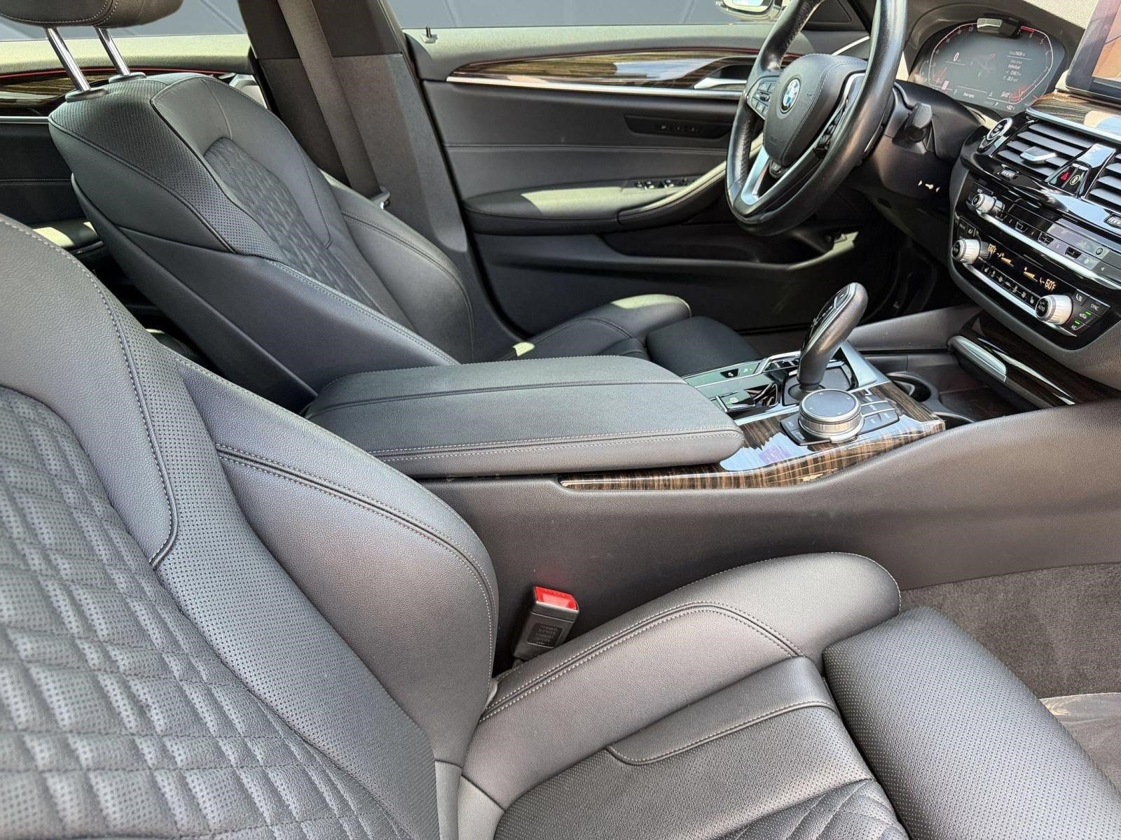 Used 2021 BMW 530i xDrive AWD/4WD image 25