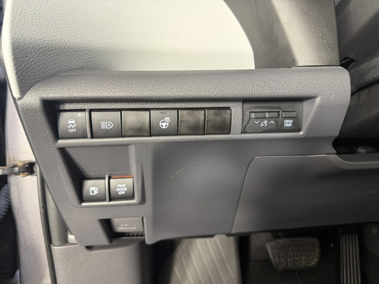 Used 2021 Toyota Sienna XLE FWD image 23