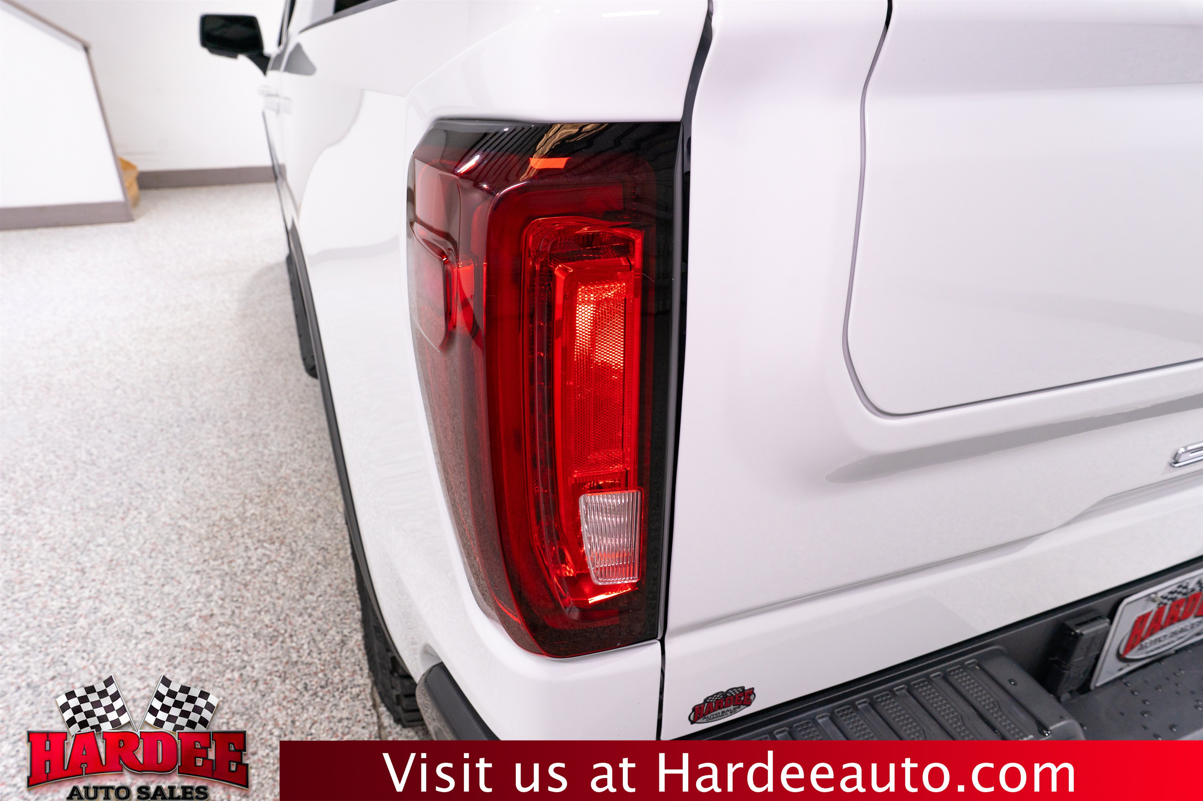 Used 2024 GMC Sierra 1500 AT4X AWD/4WD image 9