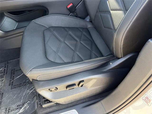 Certified 2025 Volkswagen Atlas Cross Sport SE image 14