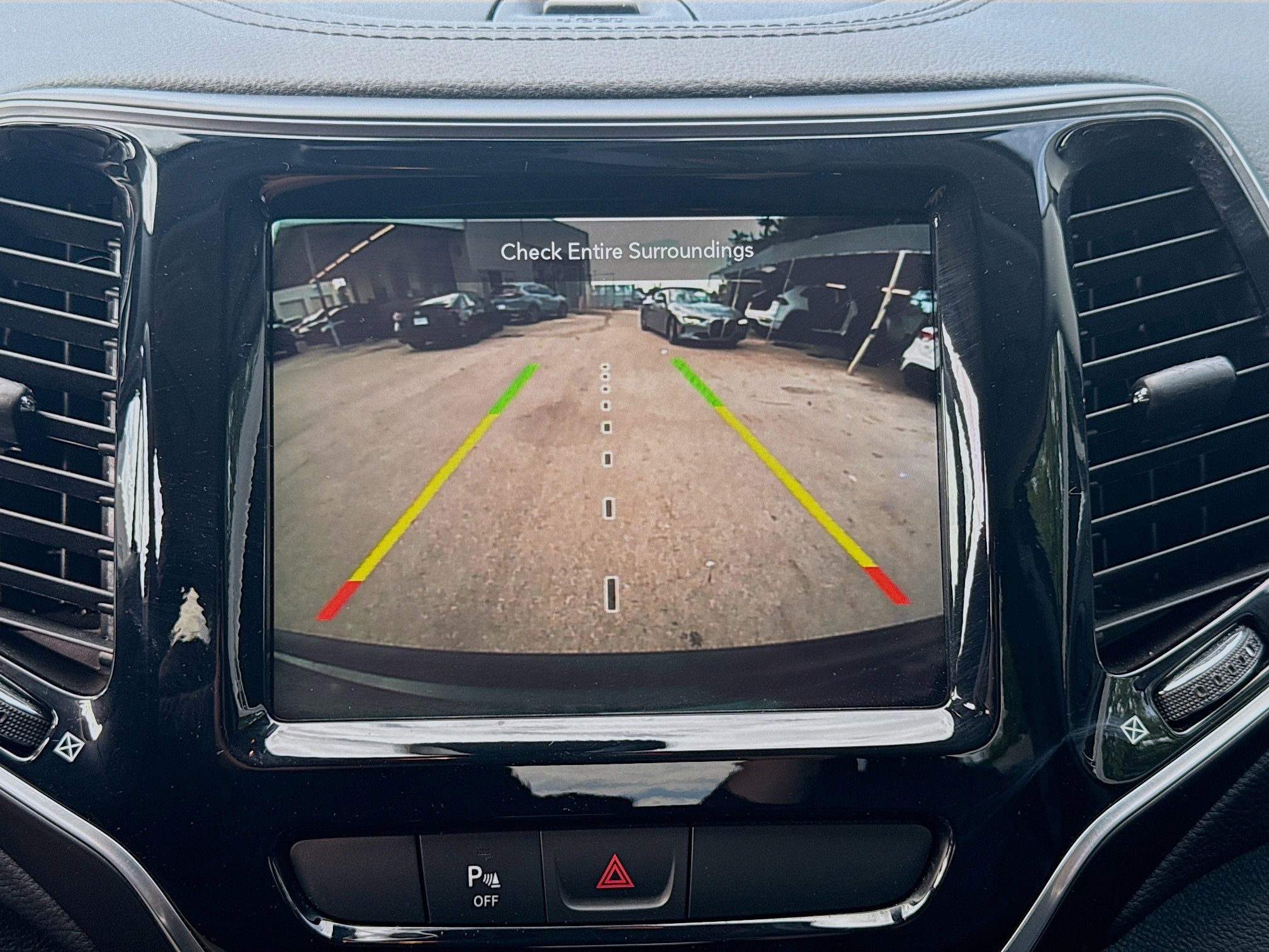 Used 2019 Jeep Cherokee Limited FWD image 13