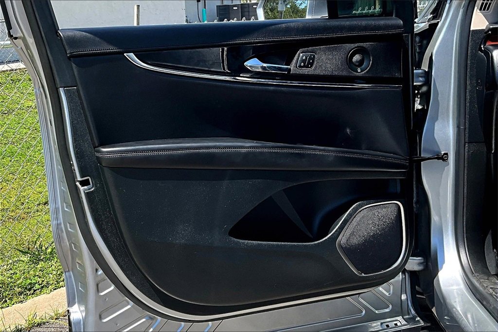 Used 2022 Lincoln Nautilus Reserve image 17